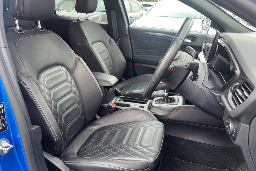 Ford FOCUS Photo autoimg-7089c95e3b716fb75a1f170c8ec1f9d010fd24bc.jpg