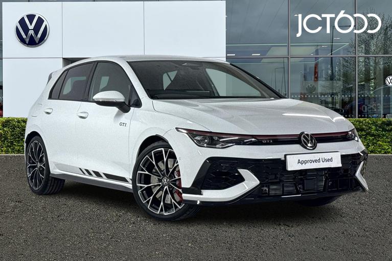 Used 2025 VOLKSWAGEN Golf 2.0 TSI GTI Clubsport Hatchback 5dr Petrol DSG Euro 6 (s/s) (300 ps) White at JCT600