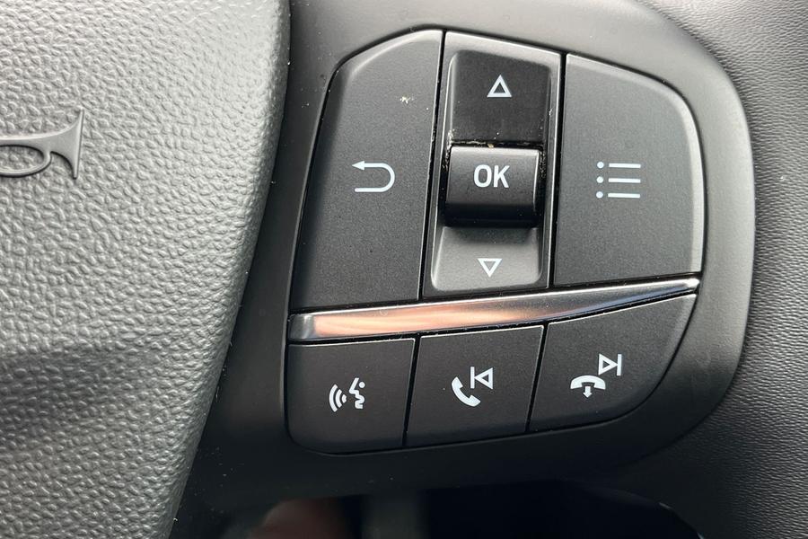 Ford FIESTA Photo autoimg-708d58ef031ae96b9e2982d8a18bdf3a00d9fa26.jpg