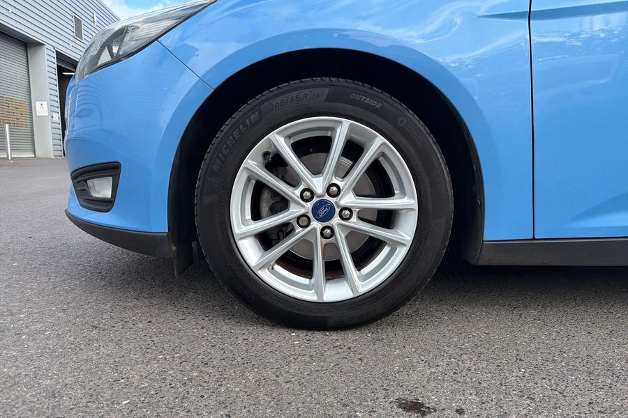 Ford Focus Photo autoimg-708da7bd1d4fb24a45bcc3026dfe7e2633fb3b0d.jpg