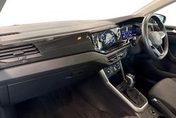VOLKSWAGEN Polo Photo 2