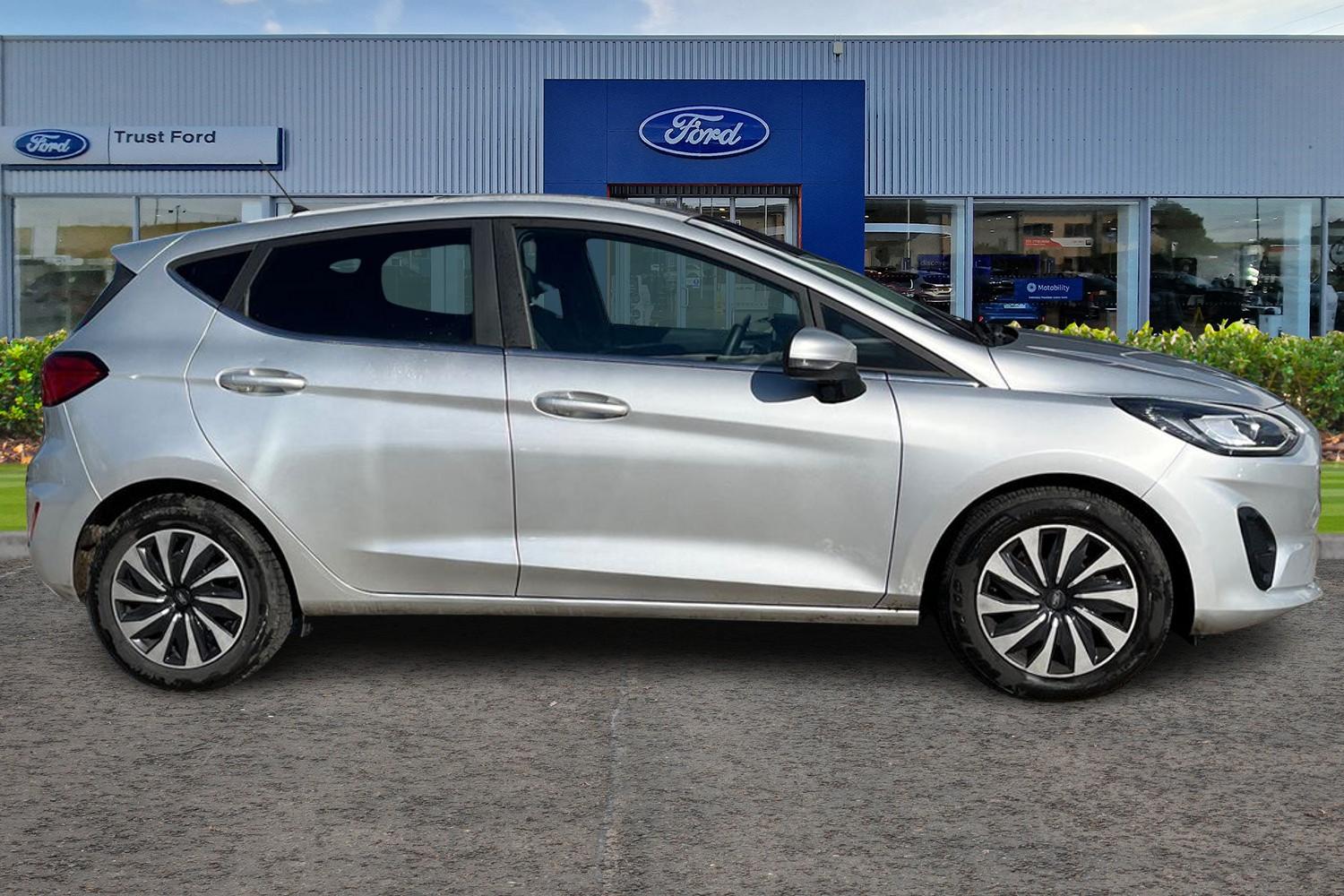 Ford FIESTA Photo 2