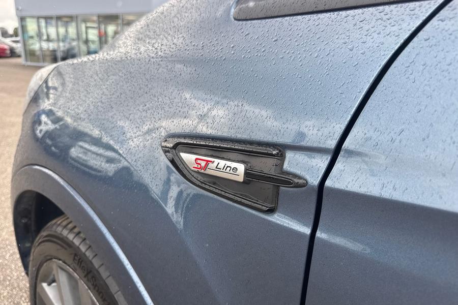 Ford KUGA Photo autoimg-70928e22bde5f6d4adb0a754c51568070f383102.jpg