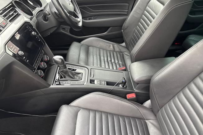 Volkswagen Passat Photo 21