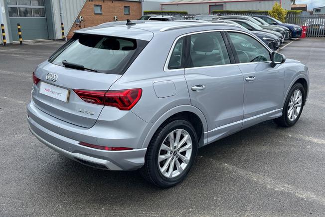 AUDI Q3 Photo 25