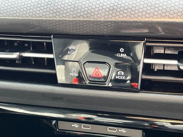 Volkswagen Golf Photo autoimg-7097ad1d74a151fffe89df8288adb5d6bcaeb8d2.jpg