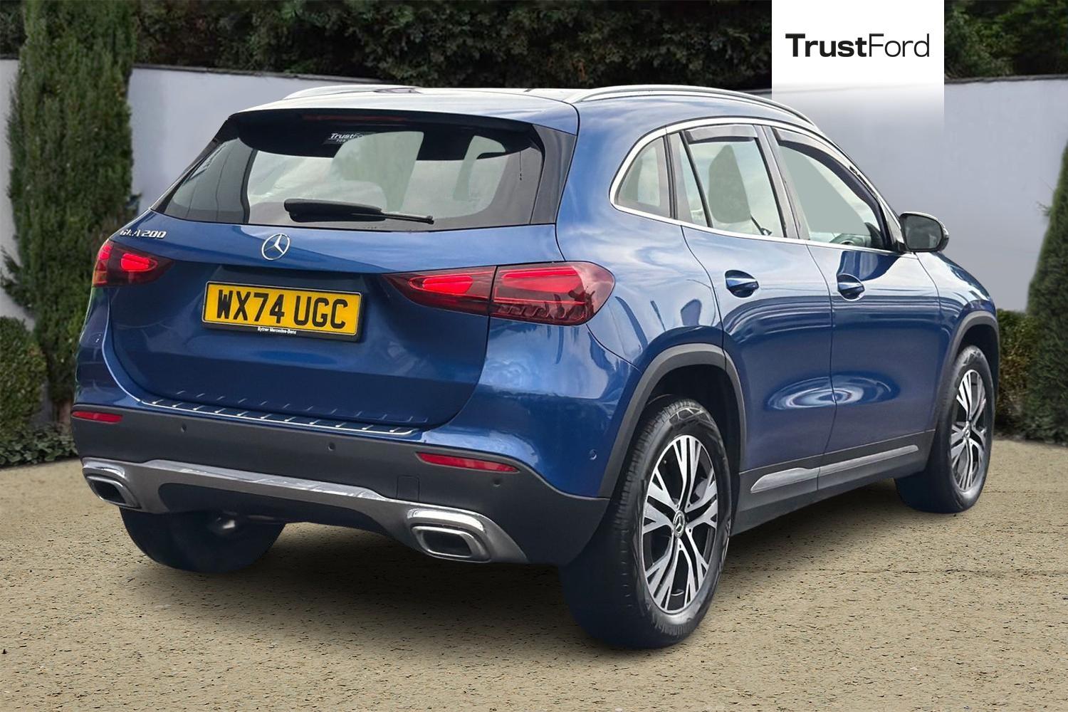 Mercedes-Benz GLA Photo 3