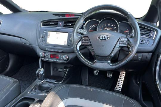 Kia Ceed Photo autoimg-70a0b350e7ae8e8c0e09253ffa2985afd42d8826.jpg