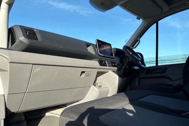 VOLKSWAGEN Crafter Photo 45
