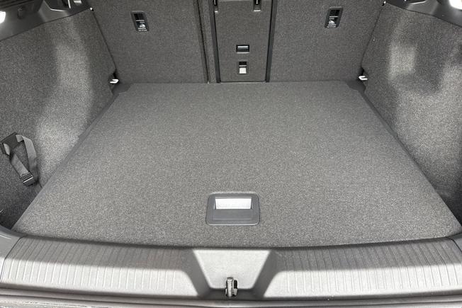 VOLKSWAGEN ID.4 Photo 12
