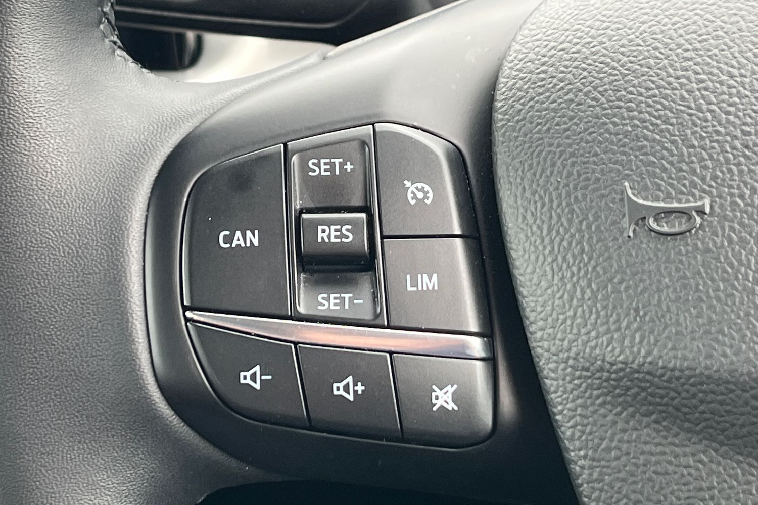 Ford FOCUS Photo 37