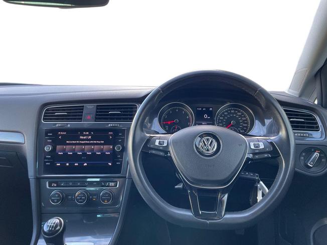 VOLKSWAGEN Golf Photo 11