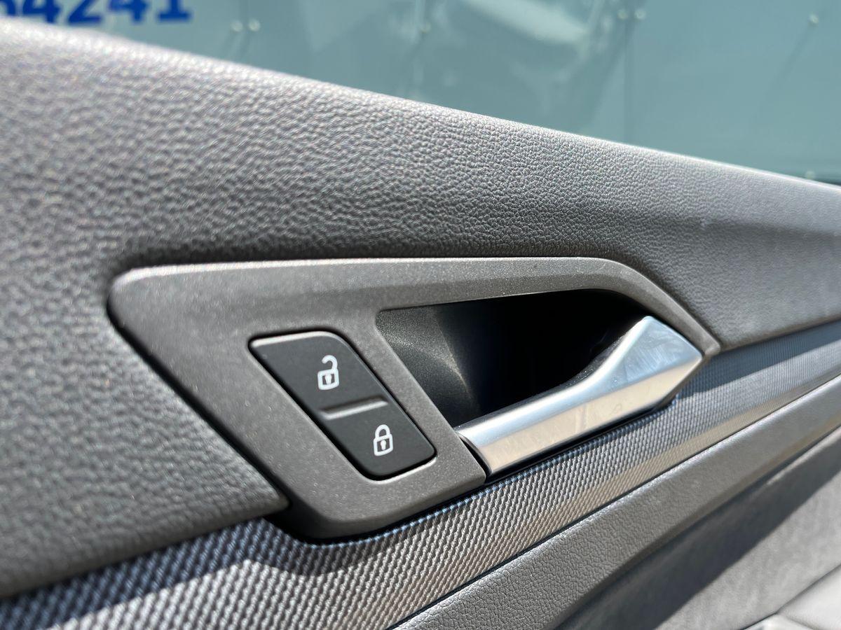 Volkswagen Golf Photo autoimg-70a63f4335914887f6fa7d845612e251726a0bb7.jpg