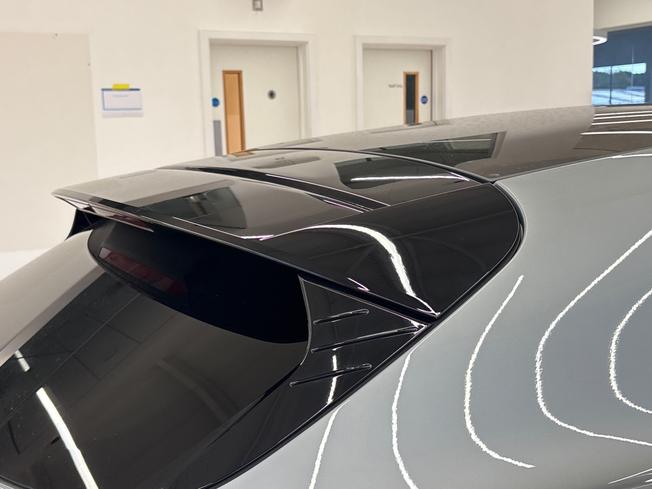 PORSCHE Taycan Photo 38