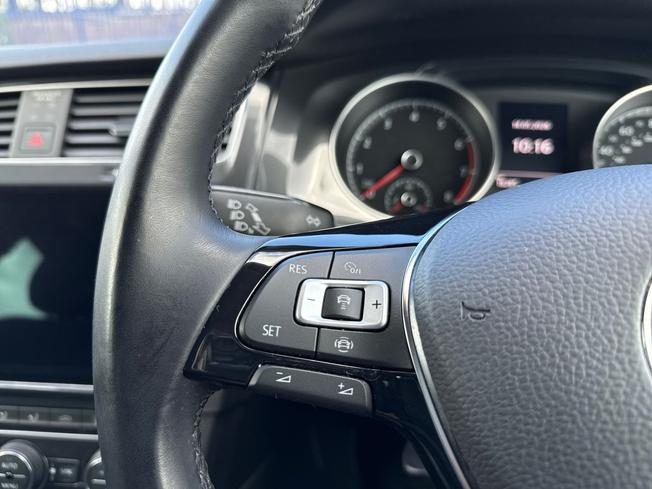 Volkswagen Golf Photo 16
