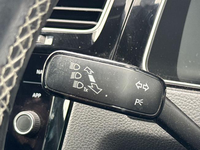 VOLKSWAGEN Golf Photo 26