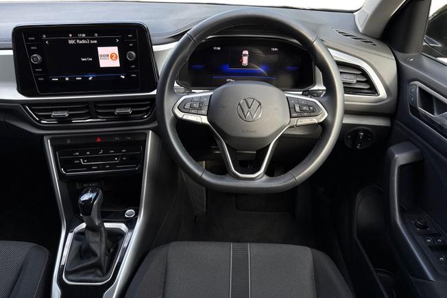 VOLKSWAGEN T-Roc Photo 11
