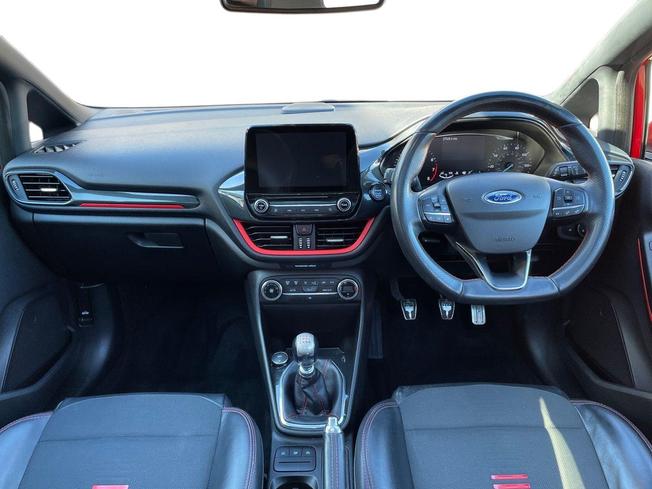 Ford Fiesta Photo 10