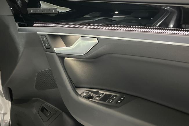 VOLKSWAGEN Touareg Photo 26
