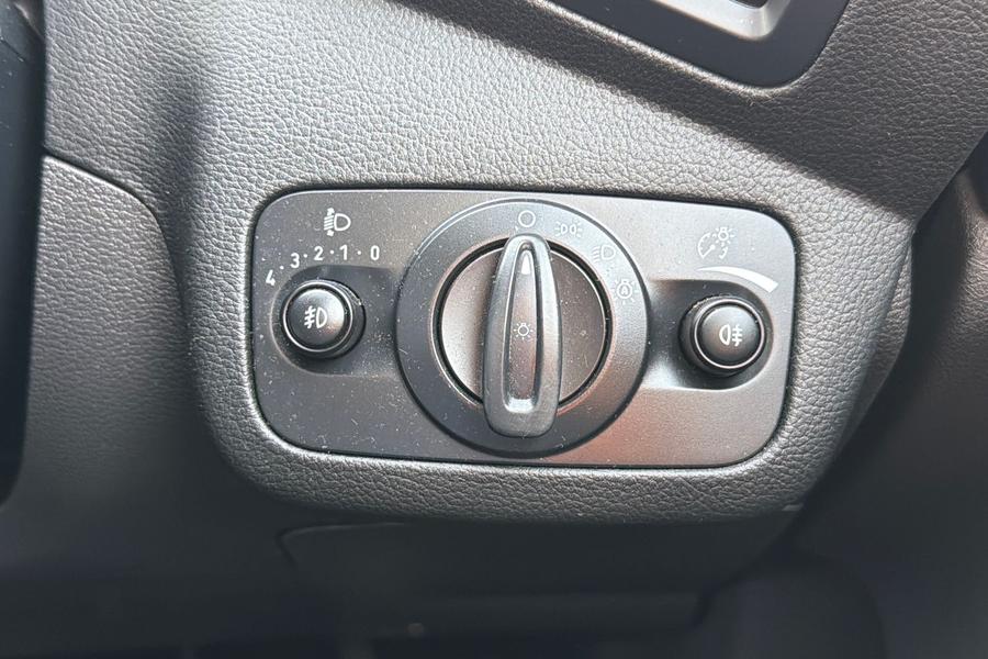 Ford KUGA Photo autoimg-70b661e1b6abc50a8ec9faf4046e4d4def5ae58e.jpg