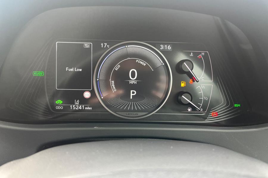 Lexus UX Photo autoimg-70b8728807e5d9aa0937c0fe870a4c35488fedca.jpg
