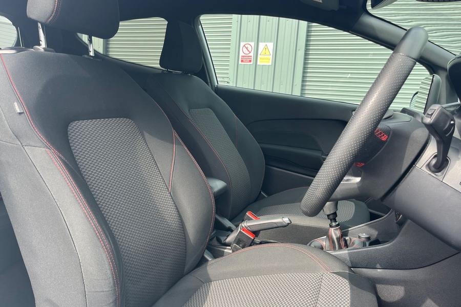 Ford FIESTA Photo autoimg-70baafe7063982e1346860ac6490013346b6fdc5.jpg
