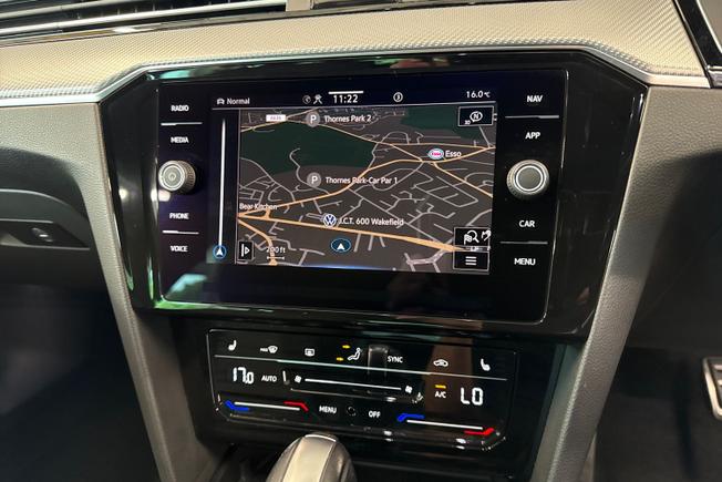 VOLKSWAGEN Passat Photo 14