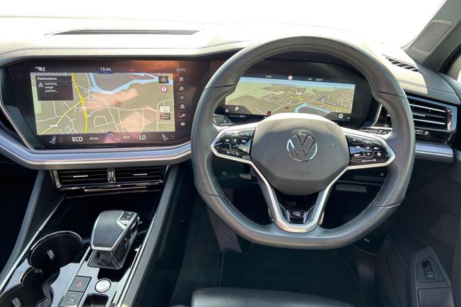 VOLKSWAGEN Touareg Photo 11