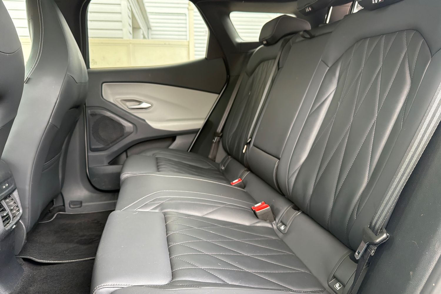 Ford Explorer Photo 19