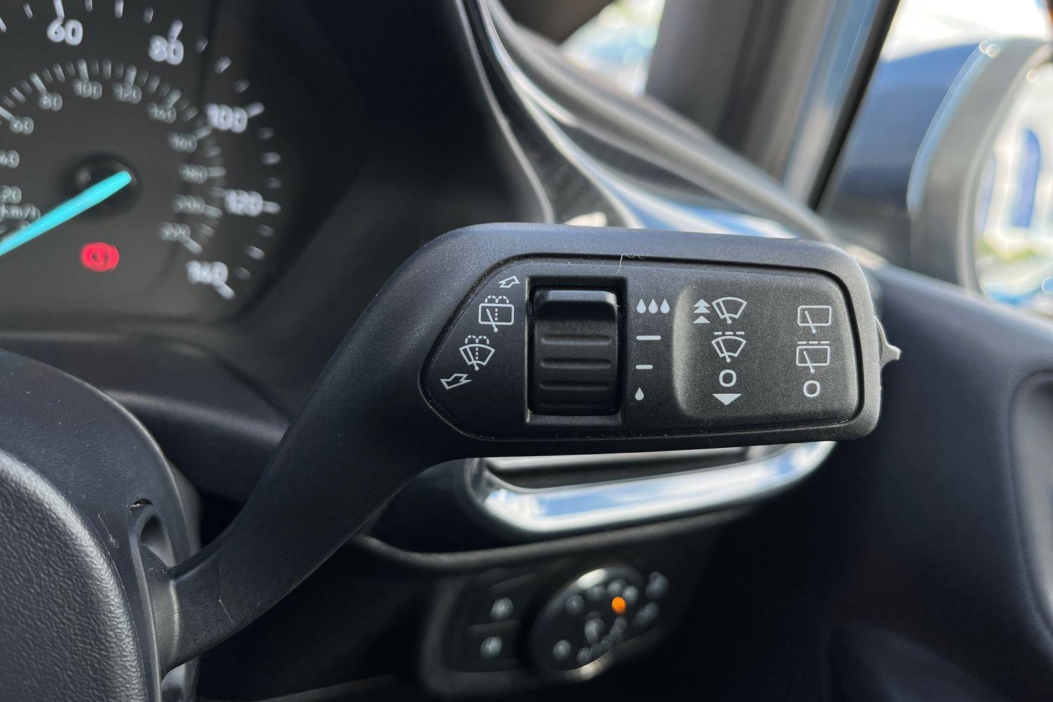 Ford Fiesta Photo 14