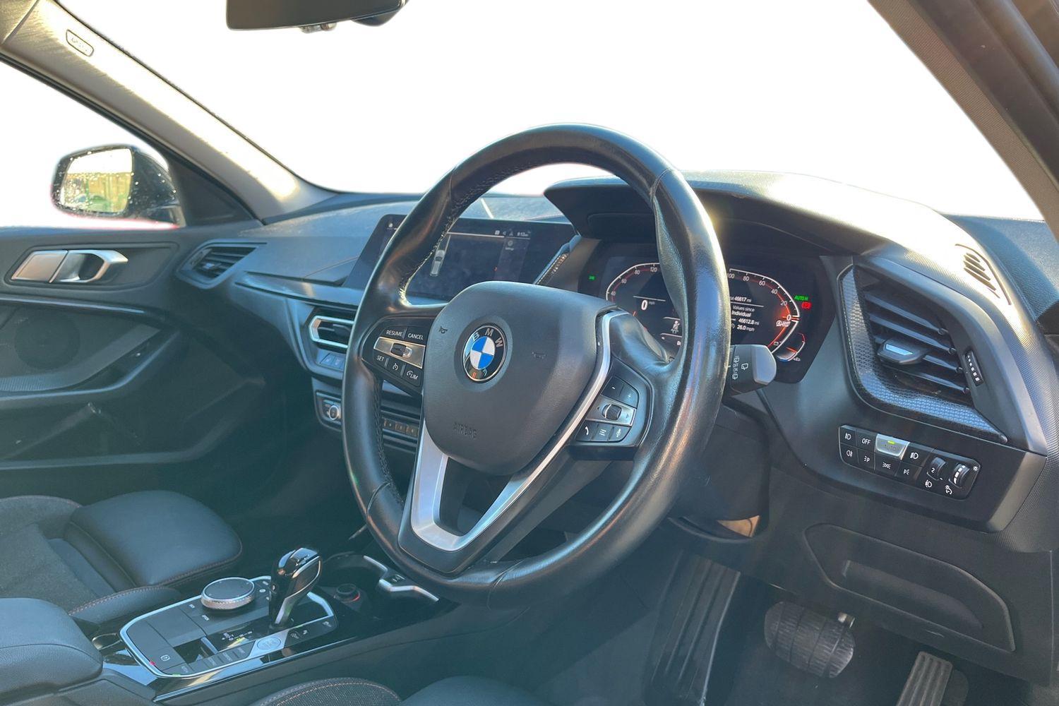 BMW 1 SERIES Photo 8