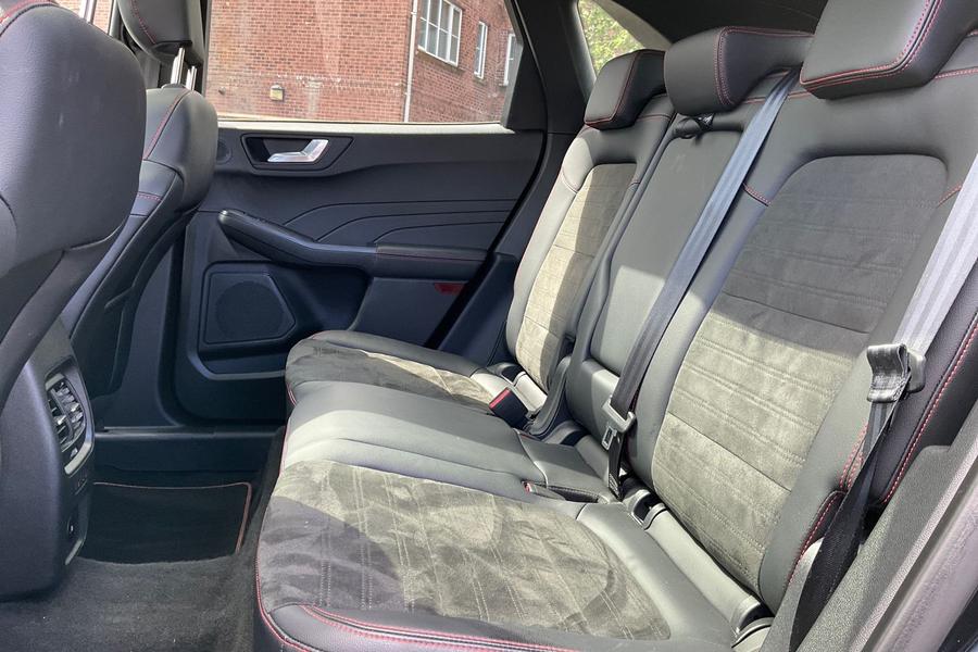 Ford KUGA Photo autoimg-70e04d230837d152a4cb49033f2b742a18f3c4e8.jpg