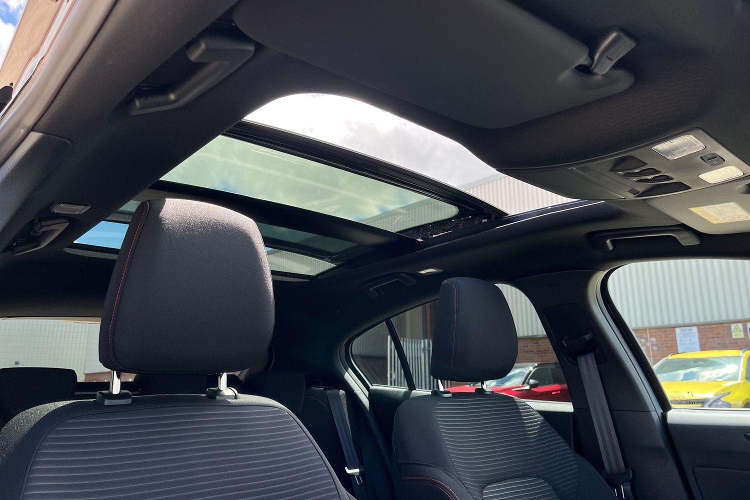 Ford Focus Photo 36