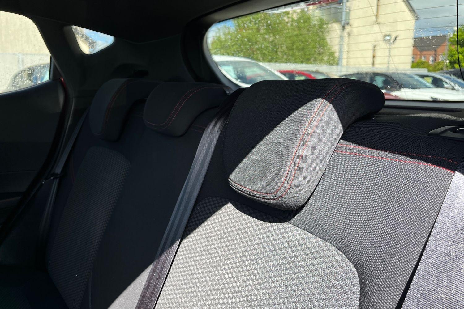 Ford FIESTA Photo 19