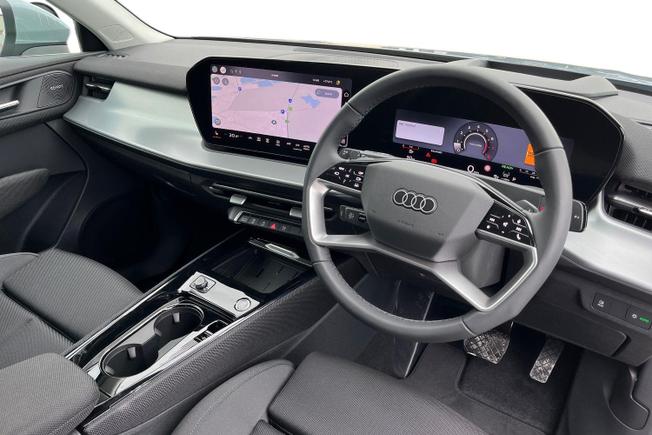 Audi  Q3 SUV Photo 6
