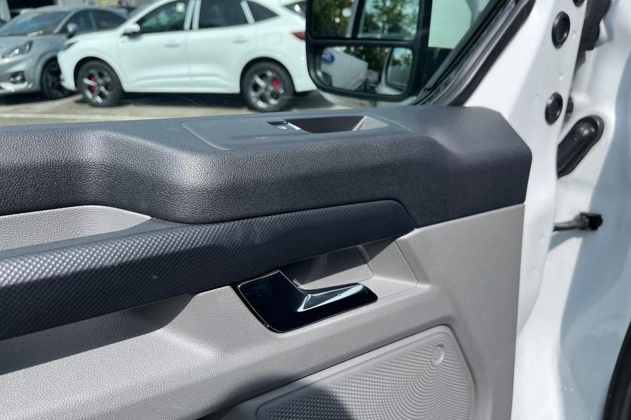 Used Ford E-TRANSIT CUSTOM RX26BBU 37