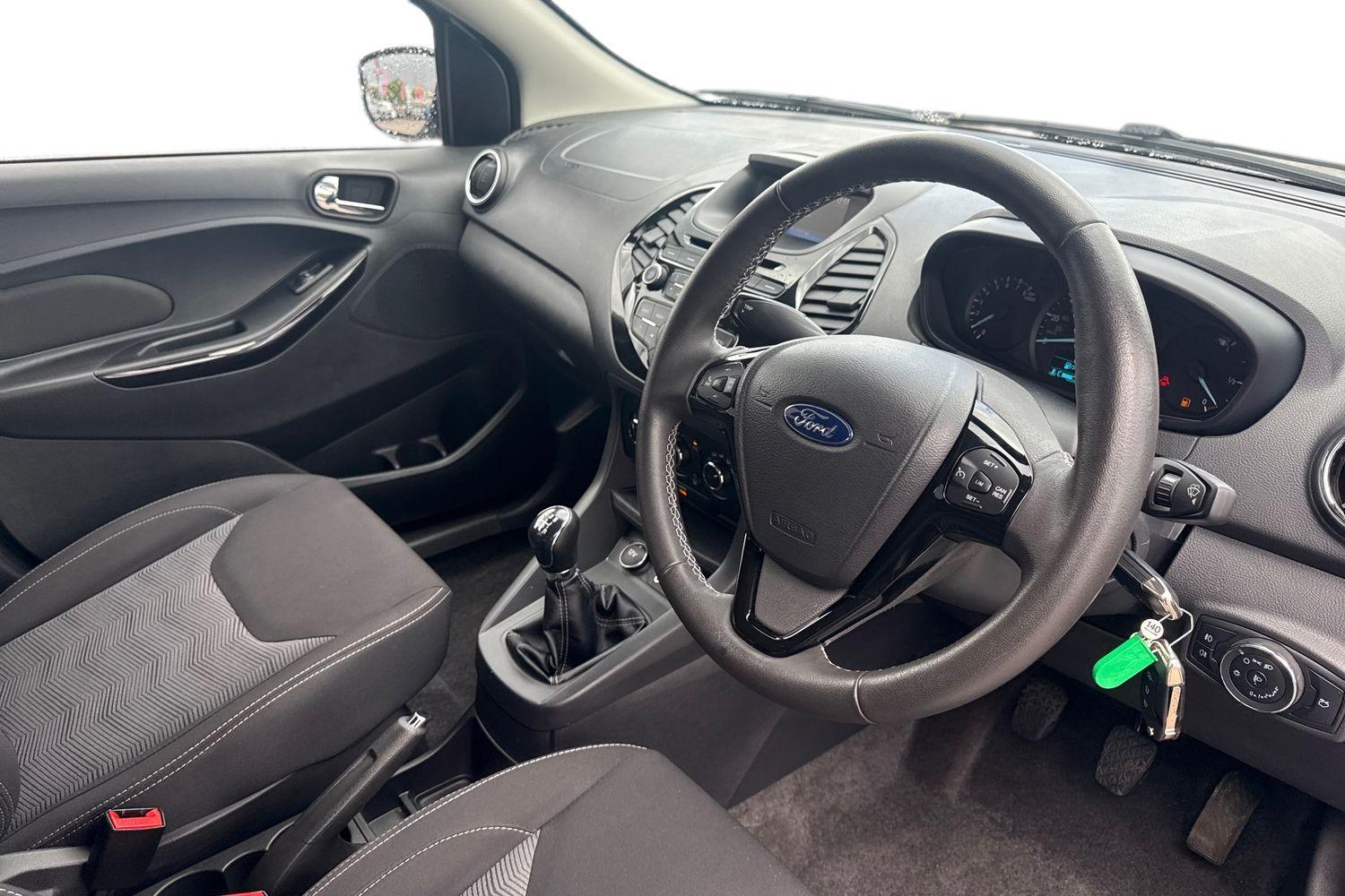 Ford KA+ Photo 8