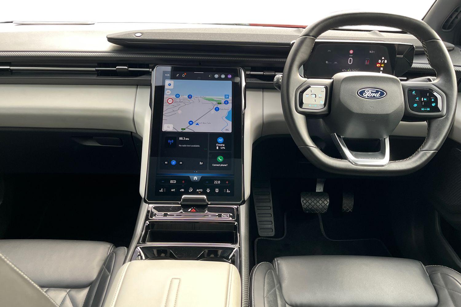 Ford EXPLORER Photo 9