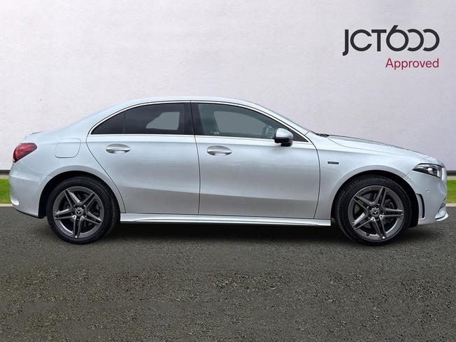 MERCEDES-BENZ A Class Photo 4