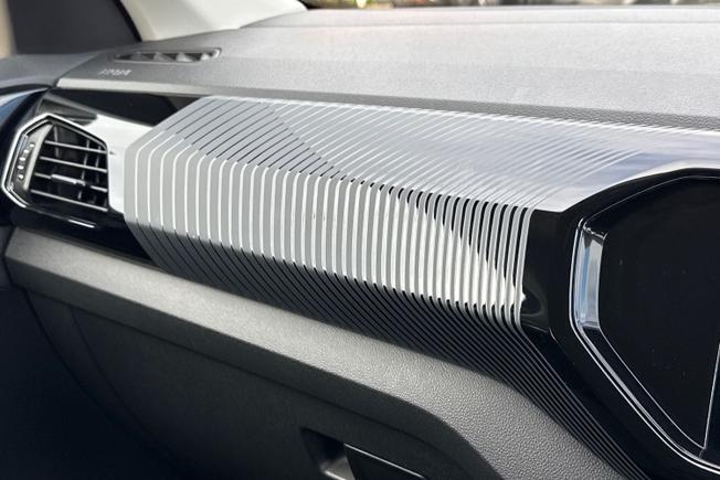 Volkswagen T-Cross Photo 37