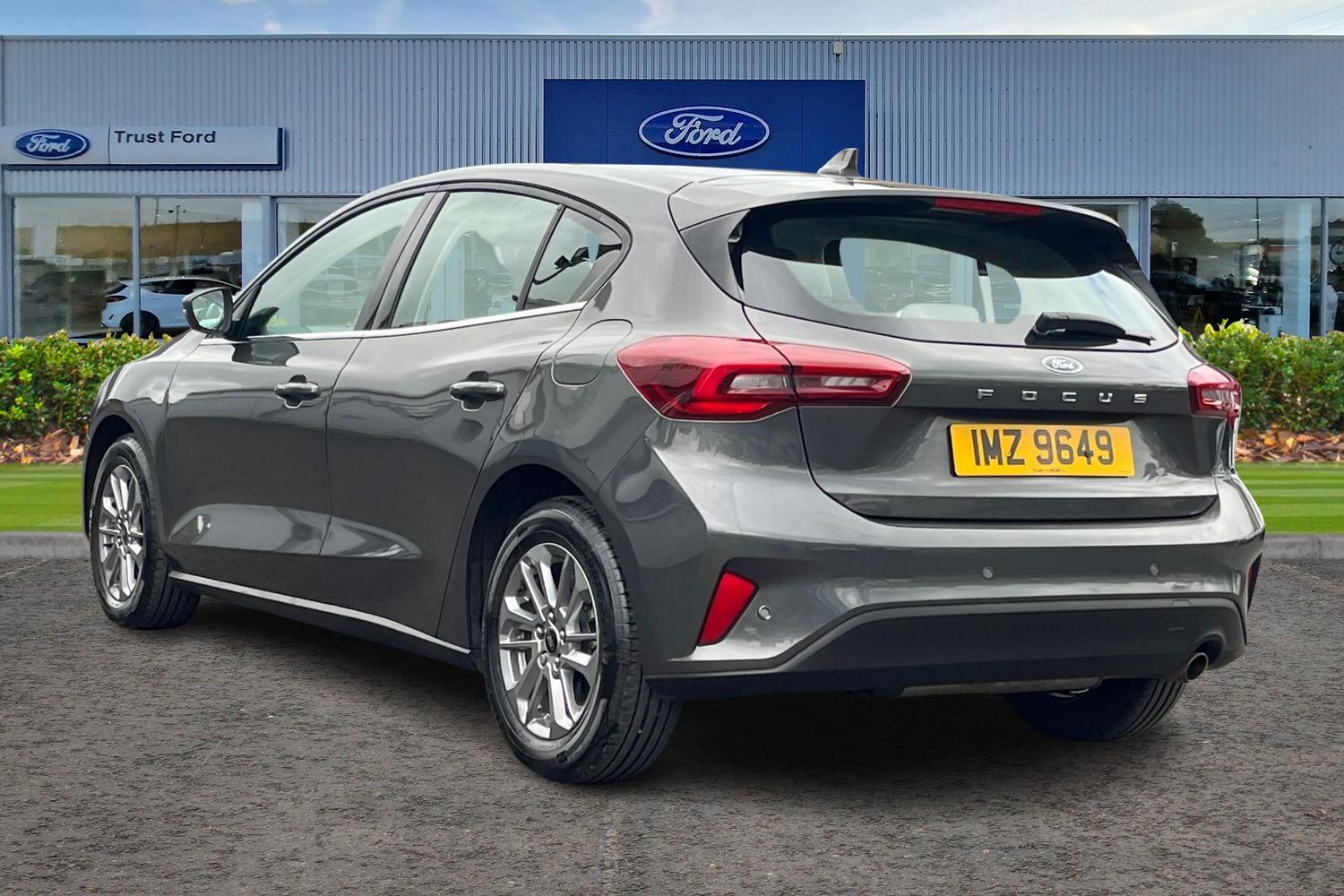 Ford Ford Focus Hatchback 1.0 EcoBoost Hybrid mHEV Titanium 5dr Photo 1
