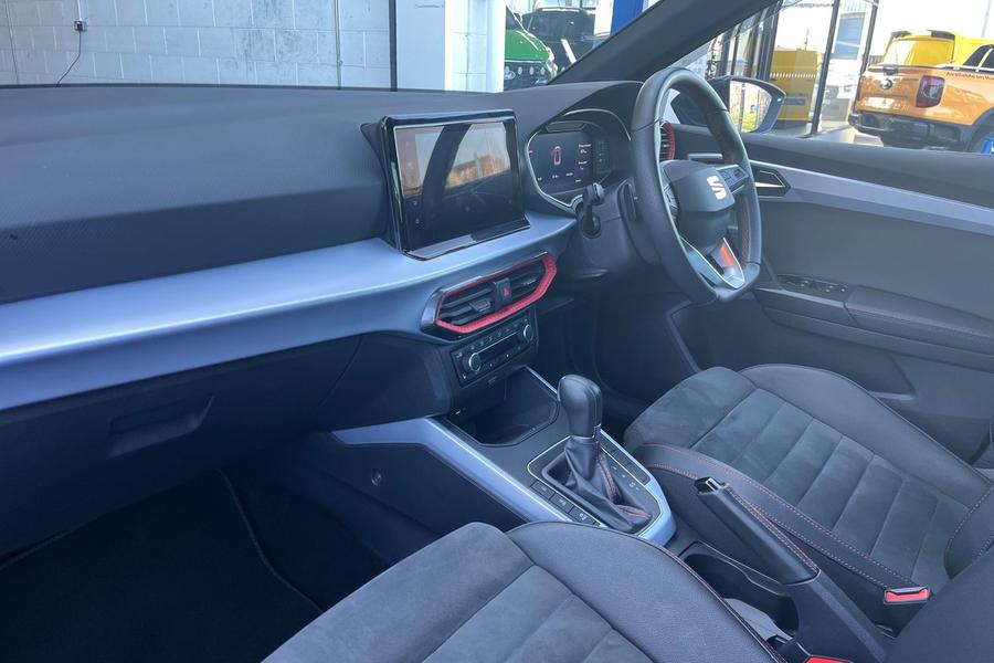 SEAT ARONA Photo autoimg-7102afc70e04b40f1fc4e8f00aa3e1bb62e9fd16.jpg