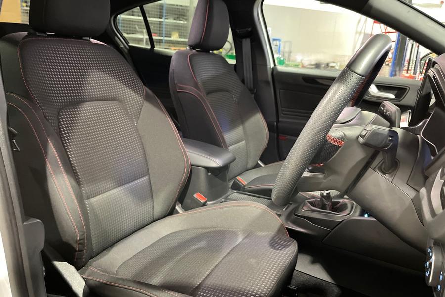 Ford FOCUS Photo autoimg-7102ba65af292e9efb578604a002a07dab8bb4d1.jpg