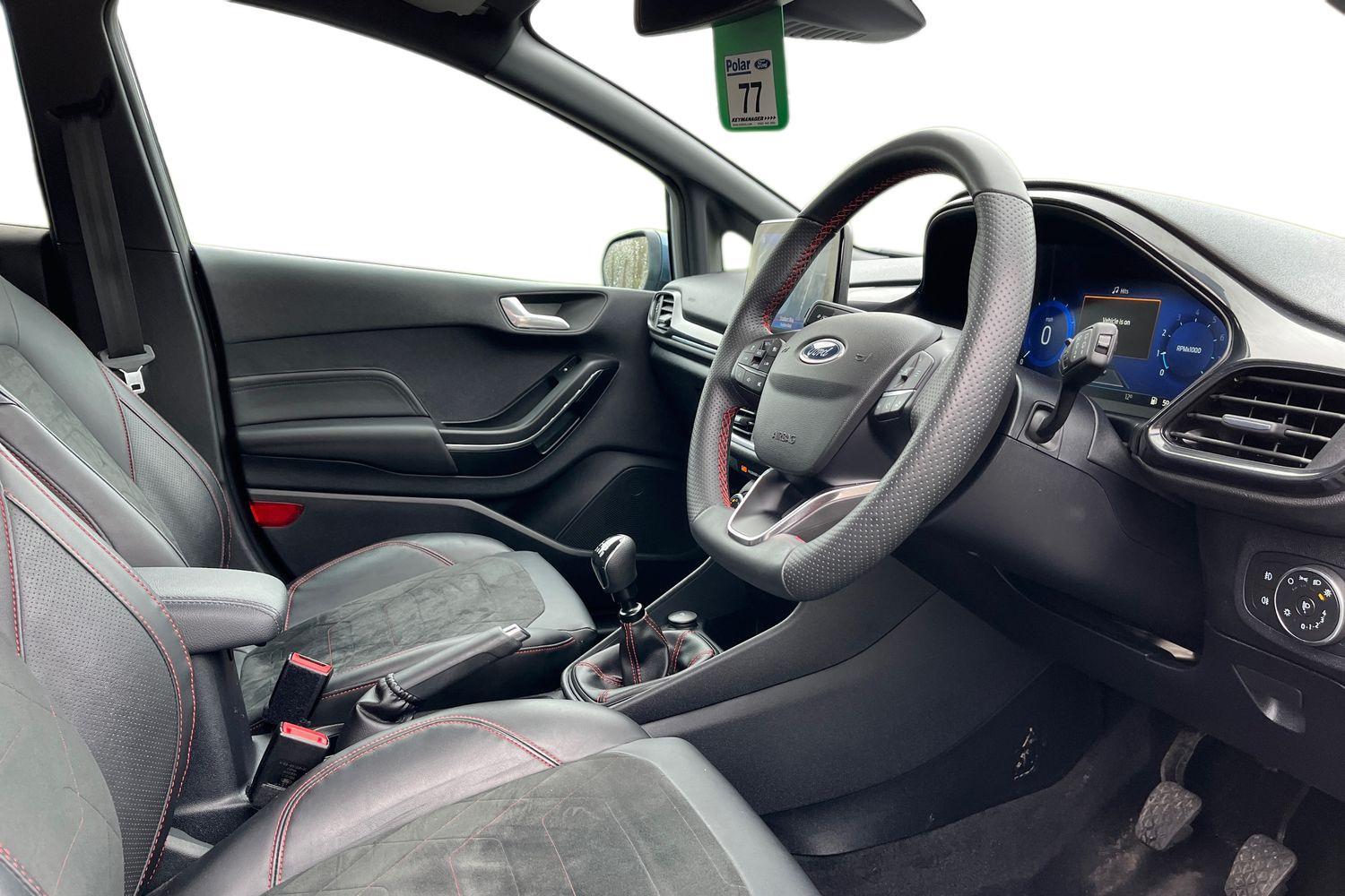 Ford FIESTA Photo 8