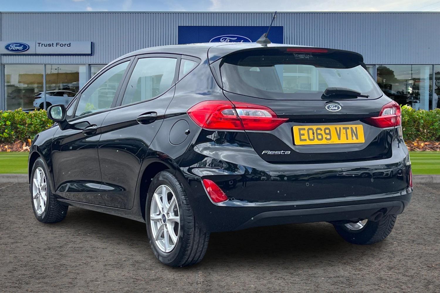Ford FIESTA Photo 1