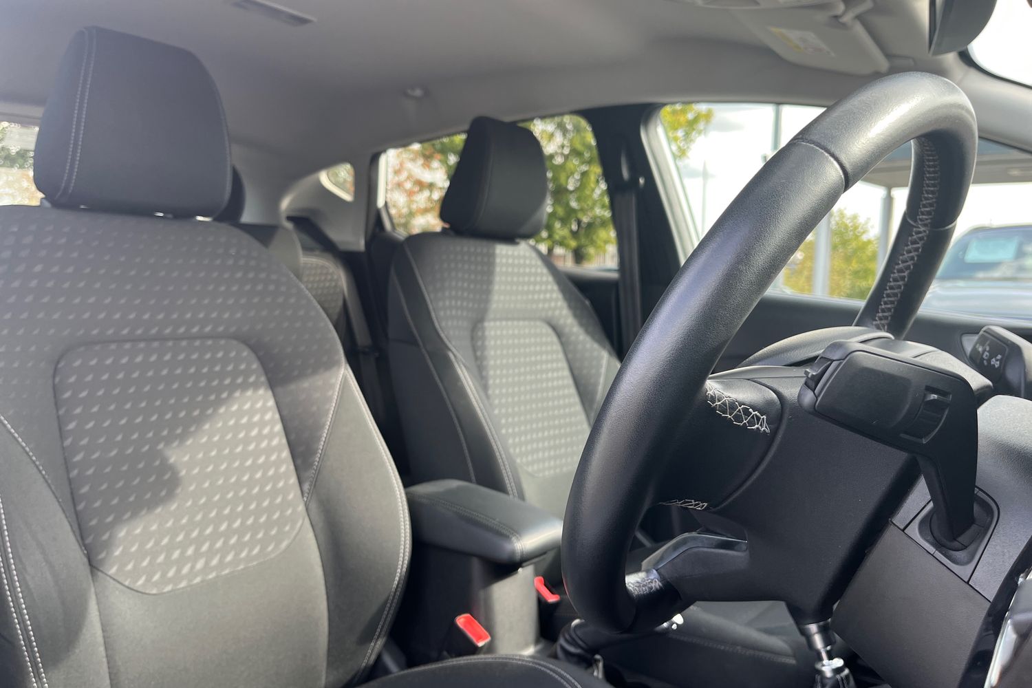 Ford Fiesta Photo 16