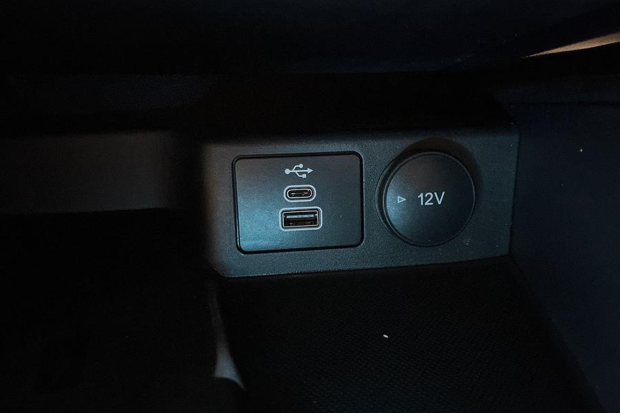 Ford KUGA Photo autoimg-710bf6e231180bb9034853f957f38f6a754ef3db.jpg