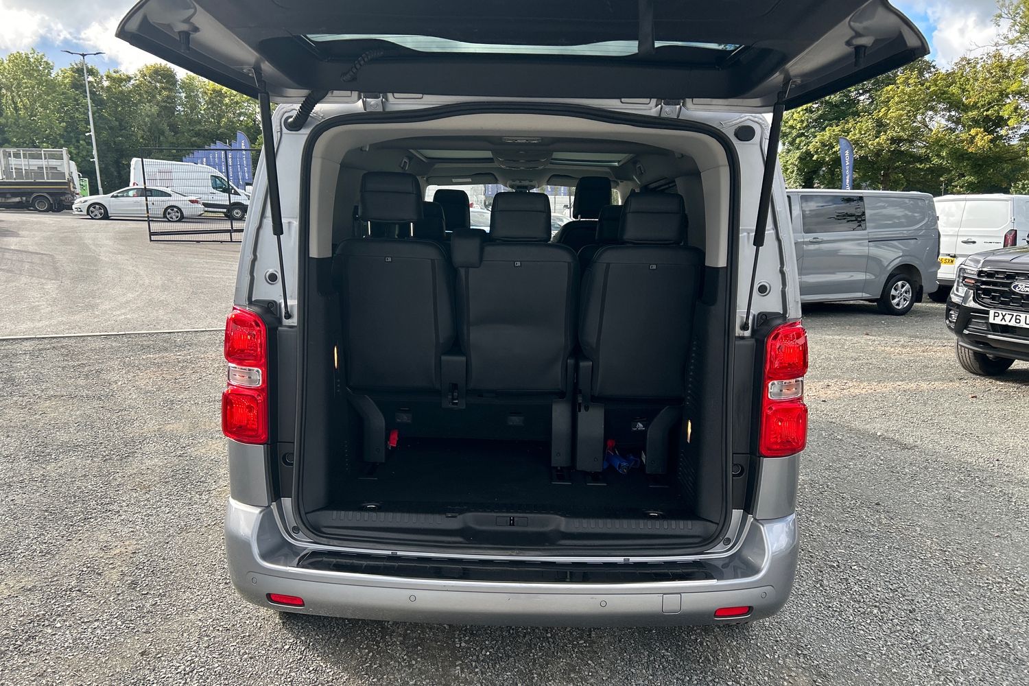 Peugeot TRAVELLER Photo 6