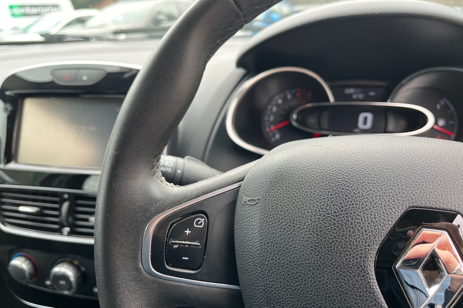 Renault CLIO Photo 27