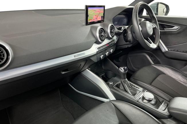 Audi Q2 Photo 2